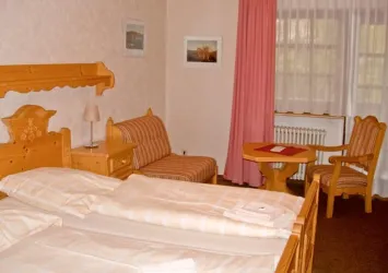 Doppelzimmer mit Zustellbett