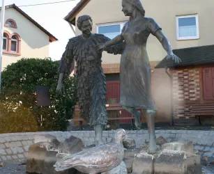 Hanselfingerhut-Brunnen, Forst 1