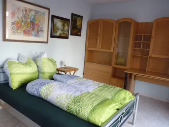 2. Schlafzimmer