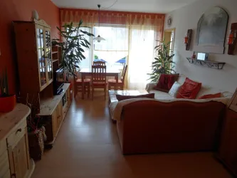8 Blick vom Zimmer auf den Balkon