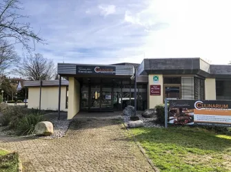 Haus des Gastes-Eingang West (© Tourismusverein Bad Bergzabern e.V.)