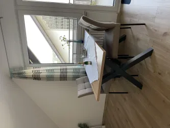 Tisch Küche mit Bick in den Pfälzerwald