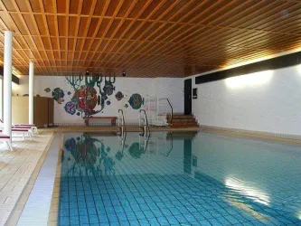 Schwimmbad (2)