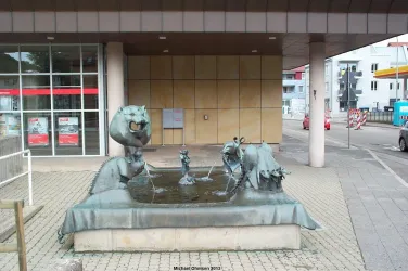 Brunnen vor Sparkasse (© Sparkasse Südpfalz)