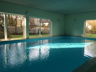 Hallenbad 2
