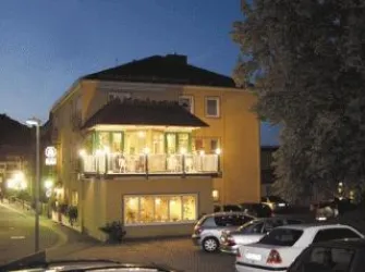 Hausansicht bei Nacht