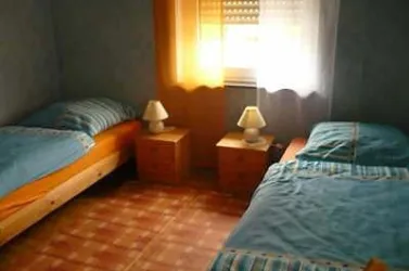 Schlafzimmer 6
