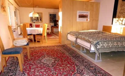 Wohn-/Schlafzimmer