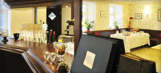Ölmühle Bar_deskline (© Hotel-Restaurant Ölmühle)