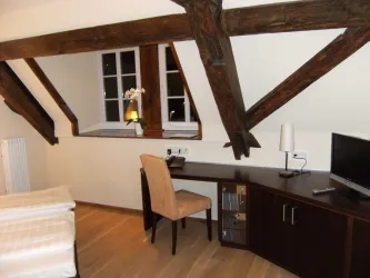 Ölmühle Schreibtisch_deskline (© Hotel-Restaurant Ölmühle)