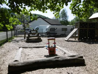 Spielplatz Annweiler-Sarnstall 2 (© Verein SÜW Annweiler e.V.)