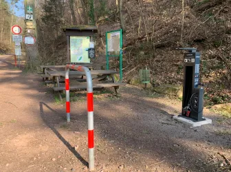 Fahrradreparatursäule Albersweiler-St. Johann (© Verein SÜW Annweiler am Trifels e.V.)