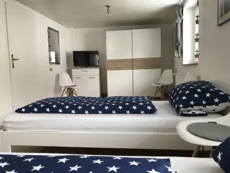 OG Schlafzimmer 1 (Durchgangszimmer)Bild 3 (© Timo Herbold)