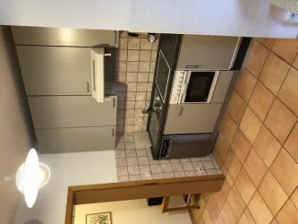 Küche mit Spülmaschine