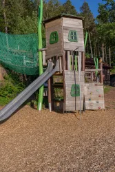 Spielplatz Jungpfalzhütte 2 (© Verein SÜW Annweiler e.V., Dirk Weber)