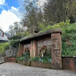 Ehrenmal (© Stadt Annweiler am Trifels)