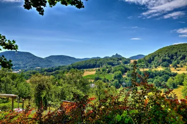 Gräfenhausen Burgenblick (© Wohlrabe Quadronet, Verein SÜW Annweiler e.V.)