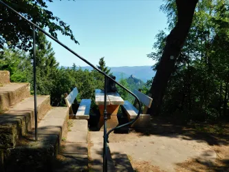 Picknickplatz am Rehbergturm_2 (© Verein SÜW Annweiler am Trifels e.V.)