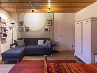 Wohn-Schlafzimmer: Eckcouch