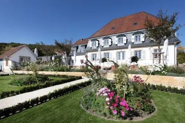 Schlössl Gartenansicht