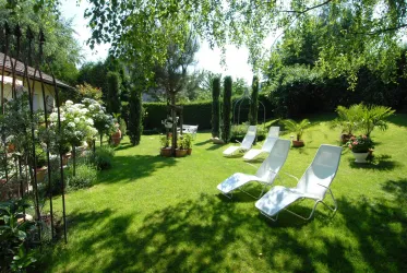 Garten, Bild 1 (© Inge Oesterle)