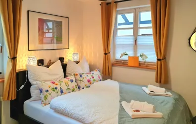 2. Schlafzimmer mit Queensizebett, 160 x 200 cm