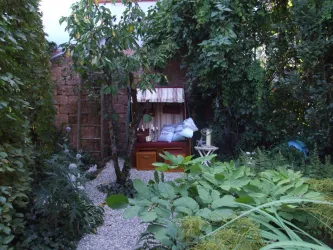 Garten mit Strandkorb