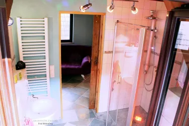 Ferienhaus Romantika, Dusche/ WC (© Lieselotte Riebel-Bräunling)