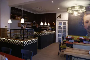 Café Ludwig 1_ Bedienung (© Café Ludwig 1)