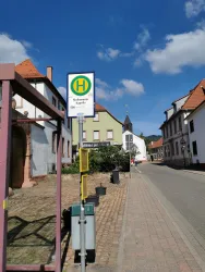 Bushaltestelle (© Büro für Tourismus Maikammer)