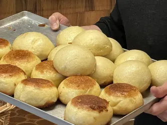 Donnerstag ist Dampfnudeltag (© Büro für Tourismus Maikammer)