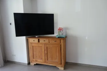 TV im Wohnzimmer (© Marius Damm)