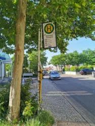 Bushaltestelle (© Büro für Tourismus Maikammer)