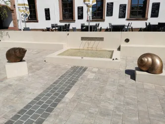 Cittaslow-Brunnen (© Büro für Tourismus Maikammer)