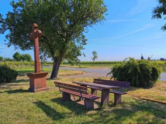 Am roten Kreuz - Maikammer (© Büro für Tourismus Maikammer)
