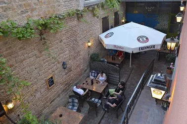 Blick von oben in den Innenhof (© Valentina Mirabile)