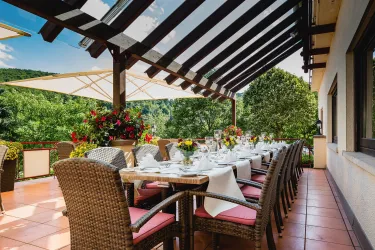 Terrasse (© Hotel-Restaurant Bastenhaus)