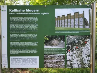 Infotafel Keltenmauer (© Donnersberg-Touristik-Verband e.V.)