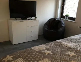 Schlafzimmer 1