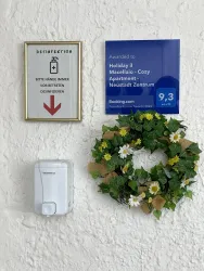 Handdesinfektion am Eingang
