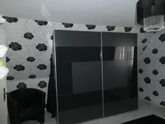 Kleiderschrank