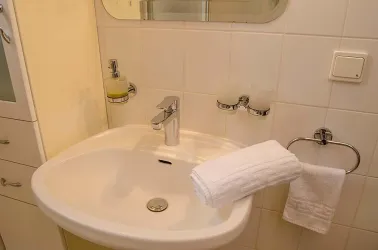 Bad mit Dusche, WC & Bidet - Fewo im EG (© Haus Storck - Ferienwohnungen in Gimmeldingen)