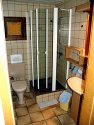B Duch WC