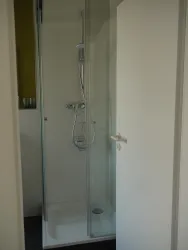 Bad-Dusche