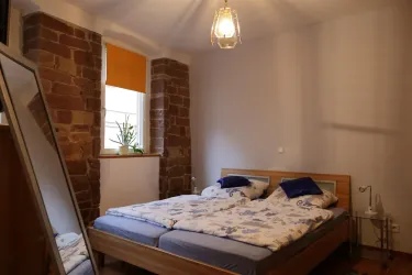 Schlafzimmer-1 (Groß)