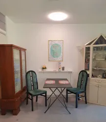 Sitzgelegenheit /Schreibtisch