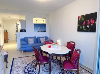 Wohnzimmer mit Blick in die Küche neu