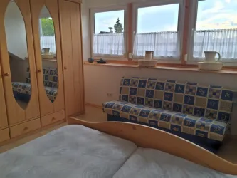 Schlafzimmer 1_