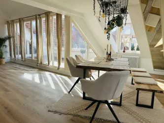 Esszimmer und Terrasse