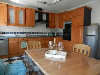 Küche Wein bearbeitet